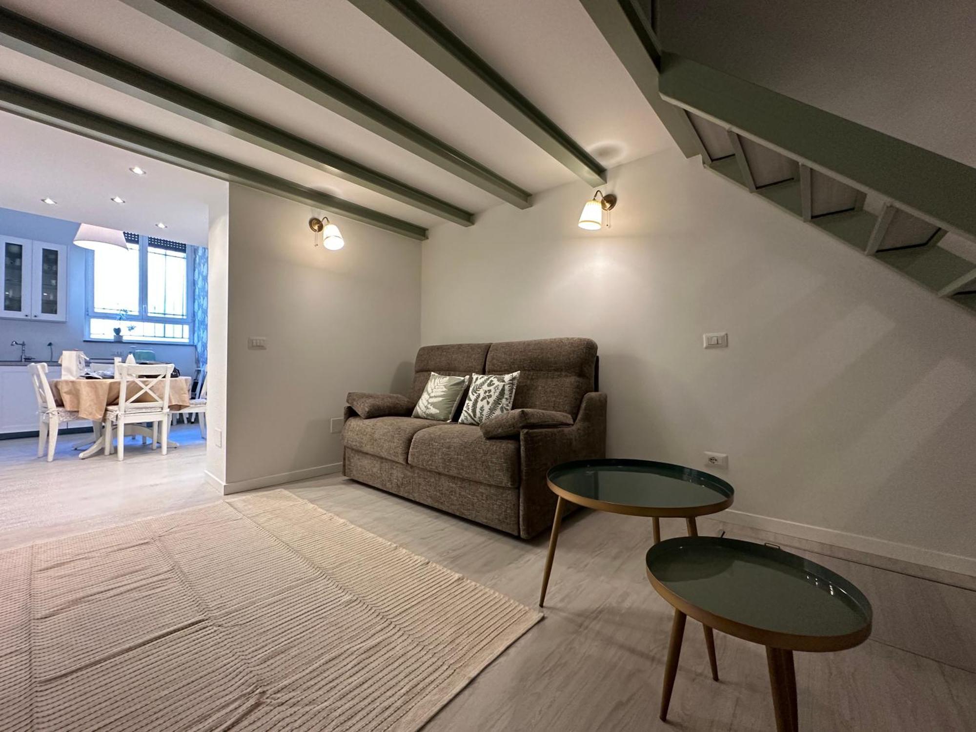 Flowers, A Cozy Suite In Milan Exterior photo