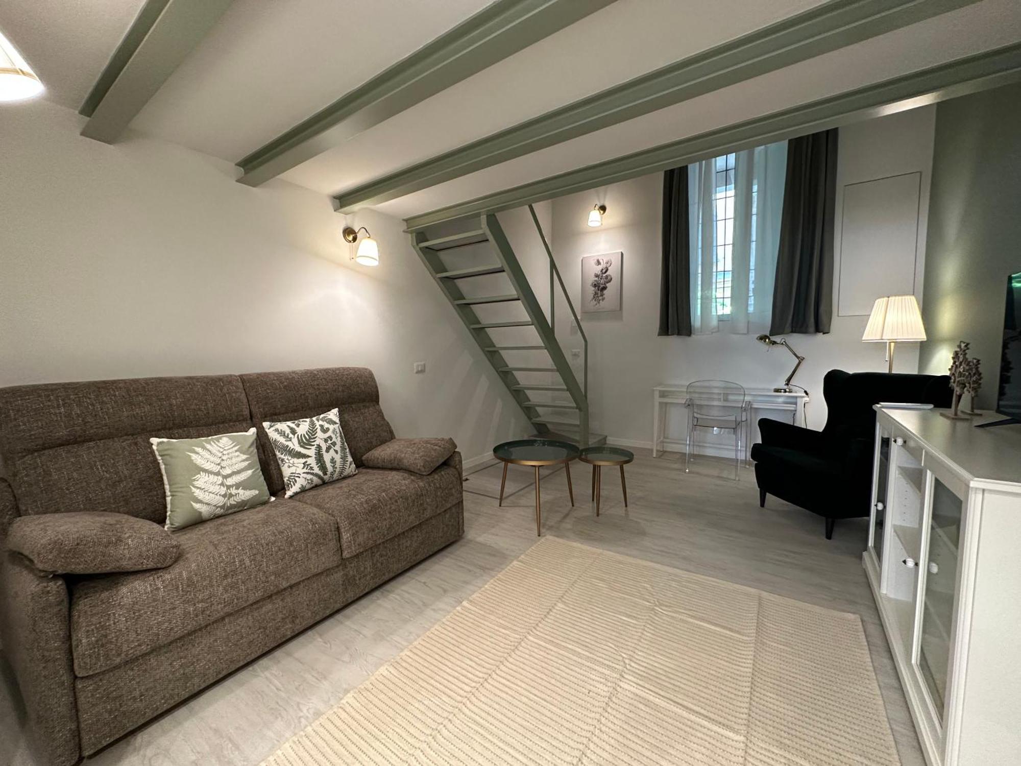 Flowers, A Cozy Suite In Milan Exterior photo